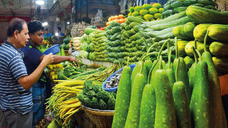 চট্টগ্রামে অস্থির সবজির বাজার 