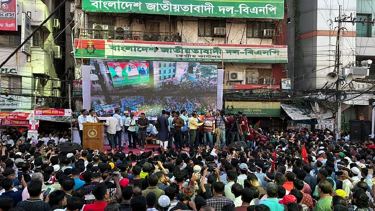 শোভাযাত্রায় অংশ নিতে নয়াপল্টনে বিএনপির বিপুল নেতা-কর্মী