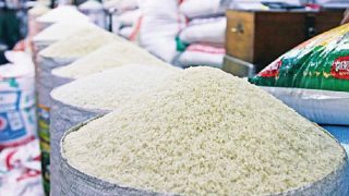 আমদানি বন্ধের খবরে বেড়ে গেছে চালের দাম